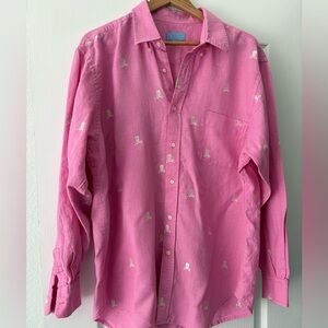 J.McLaughlin Men’s pink button-down shirt with skull and crossbones pattern.